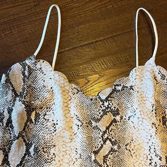 Snake Print Tank Top - Picture 2 of 3